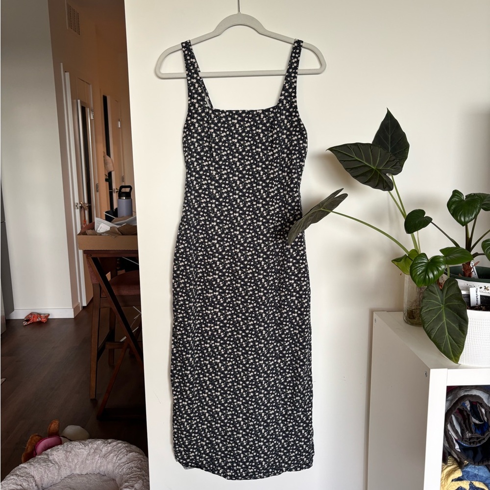 Abercrombie Navy and White Floral Midi Dress